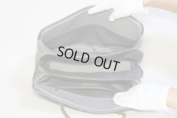 シャネル チェーンショルダーアンティーク風 トートバッグ グレー 中身