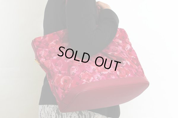 ルイヴィトン　ノエフルMM M94313 ローズアンディアン　持ったイメージ