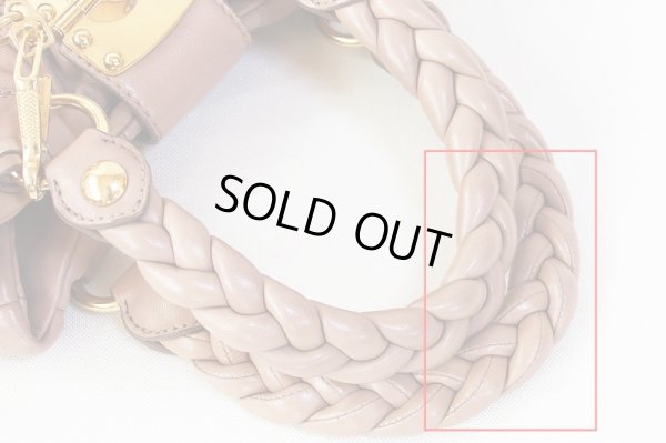 ミュウミュウ マテラッセ2WAYバック RN0473 ピンクベージュ(CAMMEO) 持ち手にスレ