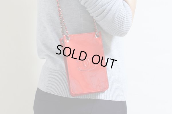 シャネル トリプルフォン ショルダーバック A92304 レッド 装着イメージ(2)