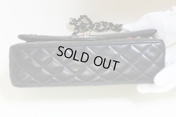 シャネル マトラッセ てんとう虫 Wチェーンショルダーバック A49455 ブラック/SIV金具 底