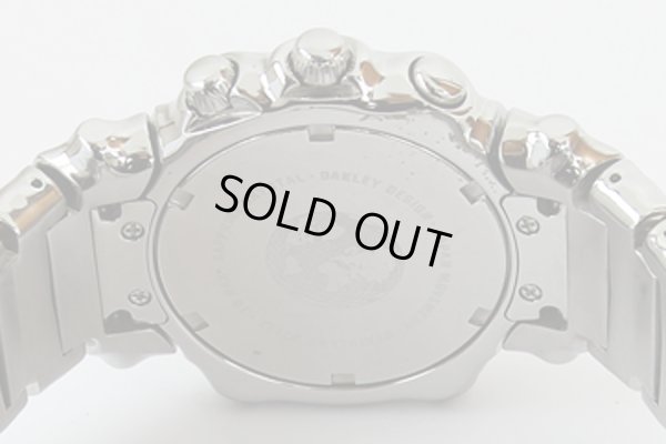 オークリー　ＧＭＴアラーム　黒文字盤　裏面