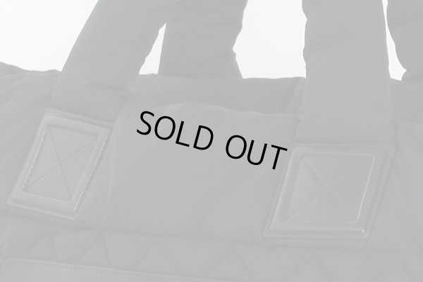 持ち手付け根部のレザーにスレが見受けられます。