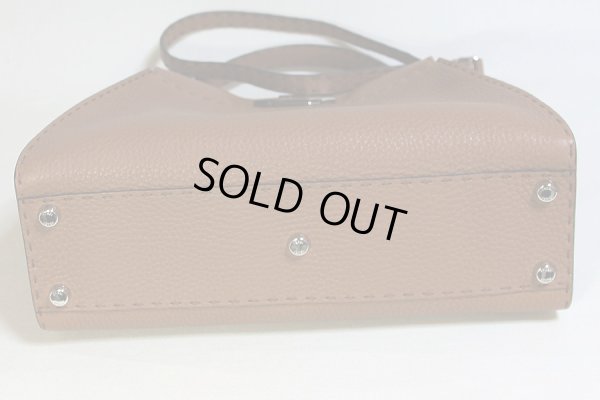 フェンディ  セレリア ピーカブー 8BN226 ブラウン 中身