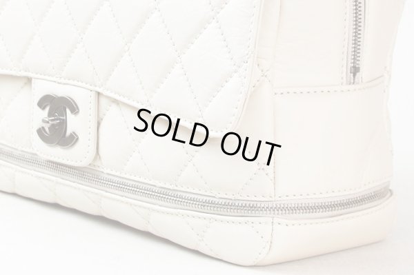 シャネル パリ・ニューヨークコレクション Wチェーンショルダーバック A32461 アイボリー/SIV金具 サイド下部