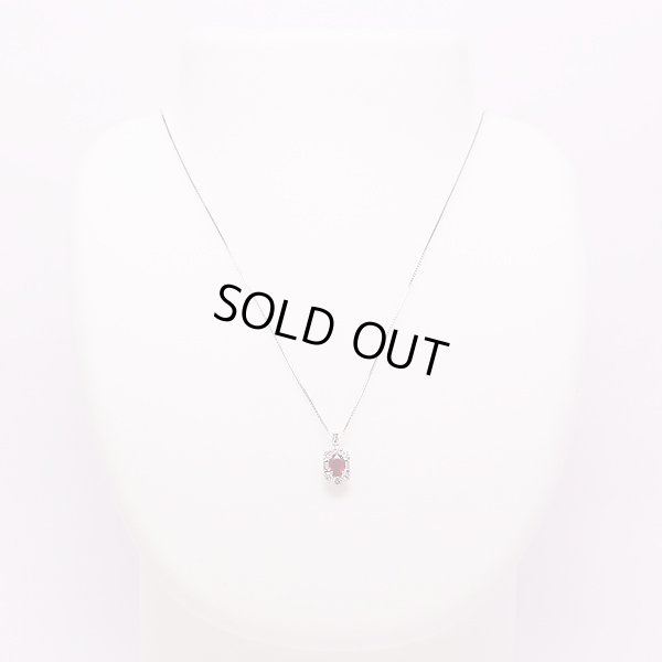 PT850/900 非加熱ルビーダイアイリペンダントネックレス 0.58ct 0.45ct 3.70g　装着イメージ