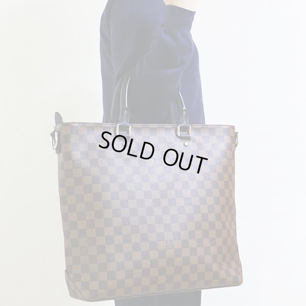 ルイ・ヴィトン  ジェイク・トート N41559 持ったイメージ