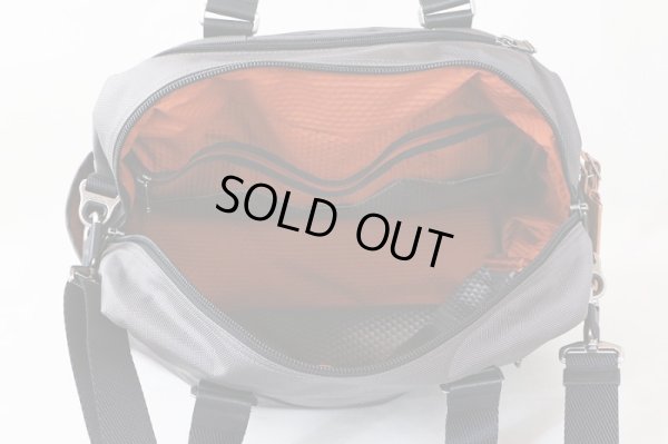 トゥミ 「エバレット」エッセンシャル・トート 222340GC2 グレイカモ 中身