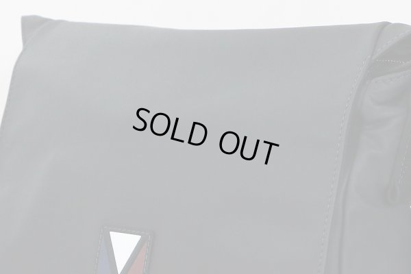 ルイヴィトン　クロス M50443 アスファルトグレー　サイド上部拡大