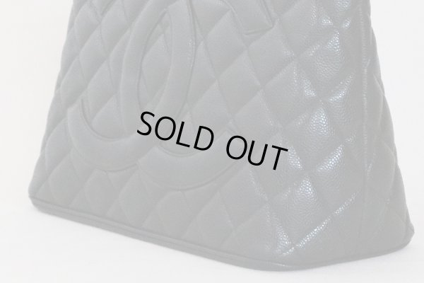 シャネル 復刻トートバック A01804 ブラック/ゴールド金具 サイド下部