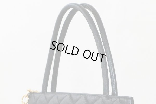 シャネル 復刻トートバック A01804 ブラック/ゴールド金具 サイド上部