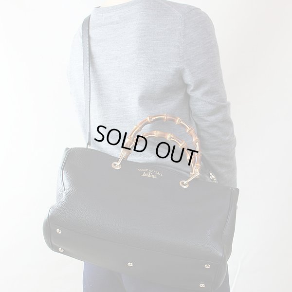 グッチ バンブーショッパー 2WAYショルダーバック 323660 20981 ブラック 掛けたイメージ