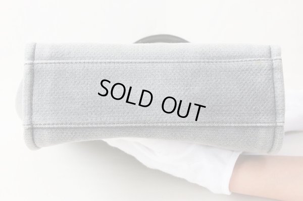 シャネル ドーヴィル キャンバストートバック A66939 グレー/ブラック 底