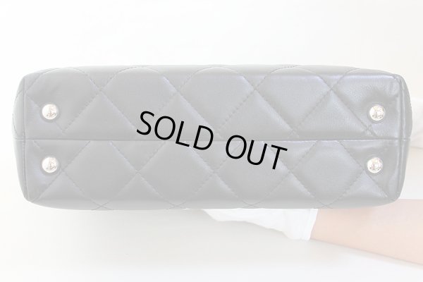 シャネル チェーントートバック ブラック/シルバー金具 底