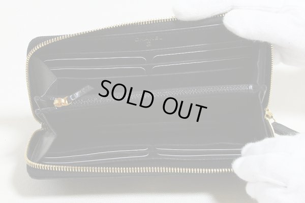 シャネル ラウンドファスナー長サイフ A82370 ブラック/ゴールド金具 中身