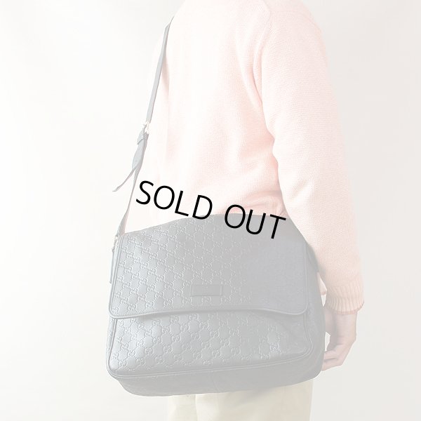 グッチ　ショルダーバック 223665 520981 ブラック　掛けたイメージ