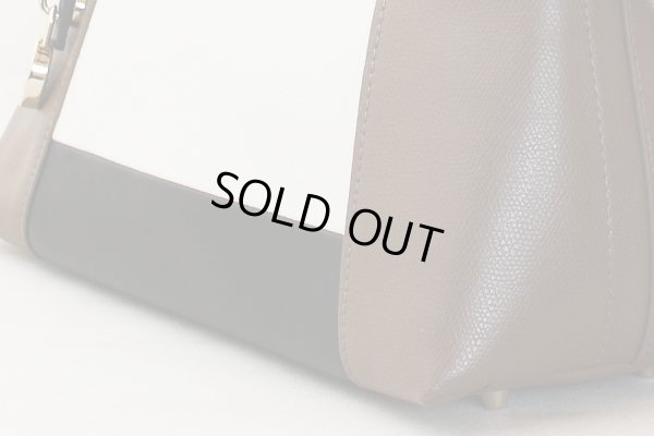 フルラ PIPER ハンドバック マスタードイエロー/オフホワイト/ダークベージュ サイド下部