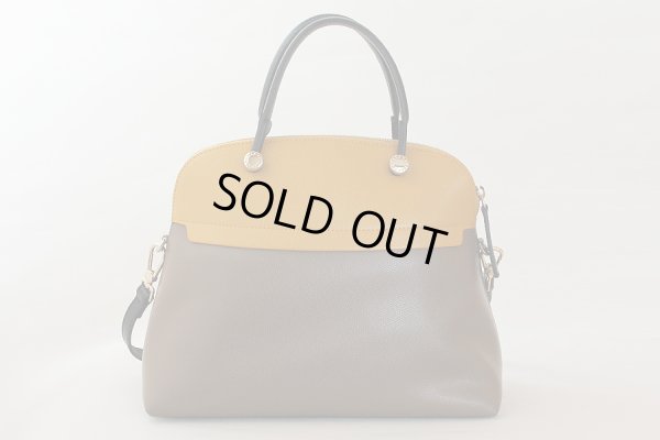 フルラ PIPER ハンドバック マスタードイエロー/オフホワイト/ダークベージュ 裏面