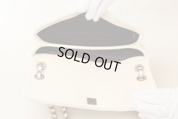 シャネル チェーンショルダーバック アリボリー/ヴィンテージ金具 中身