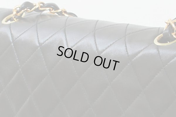 シャネル Wフラップ チェーンショルダーバック ブラック/ボルドー ゴールド金具 サイド上部