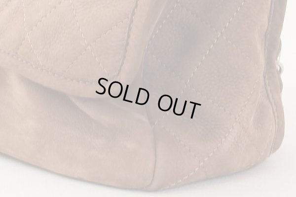 シャネル　チェーンショルダーバック ブラウン　サイド下部