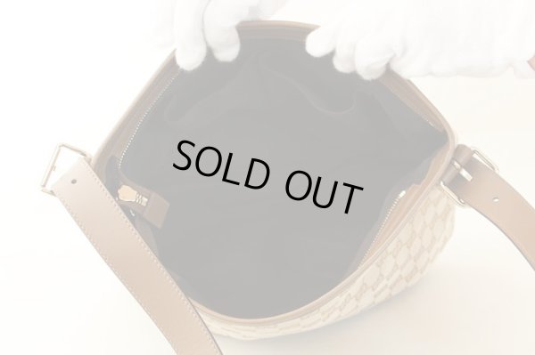 グッチ　ショルダーバック 388930 525040 ベージュ　中身