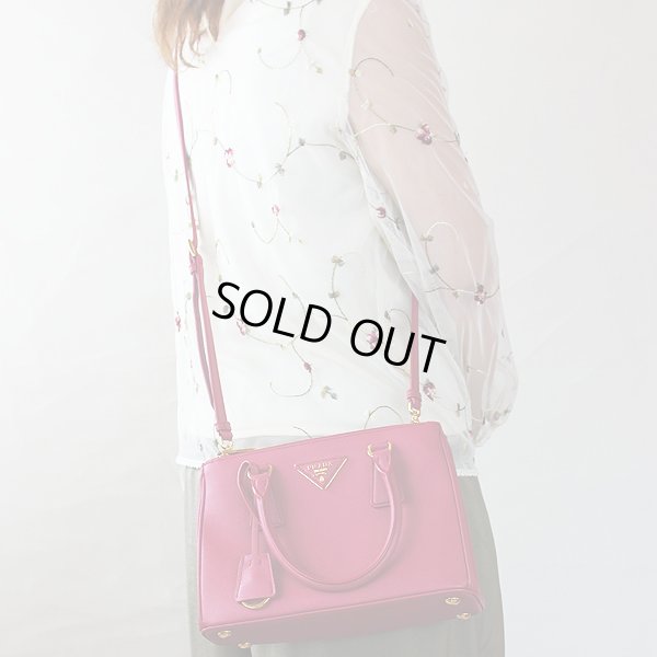 プラダ 2WAYハンドバック 1BA896 FUXIA/ピンク 掛けたイメージ