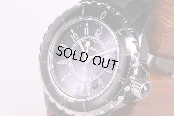 シャネル　J12 H0681　黒文字盤　サイド拡大