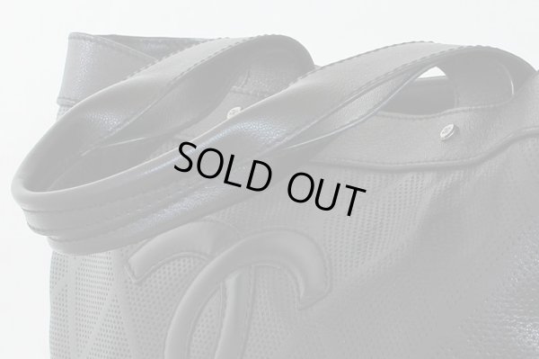 シャネル パンチングトートバック A33936 ブラック サイド上部