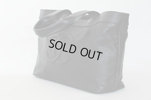 シャネル パンチングトートバック A33936 ブラック サイド