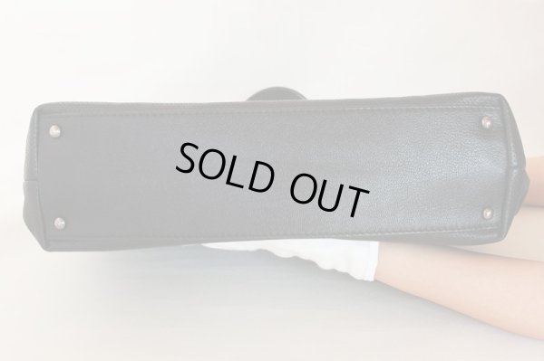 シャネル パンチングトートバック A33936 ブラック 底