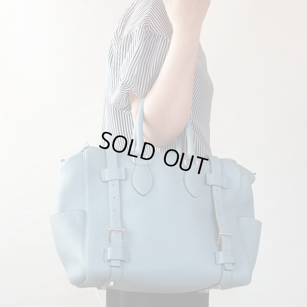 エルメス ピュールサングル31 060449CK CIEL/SIV金具 持ったイメージ