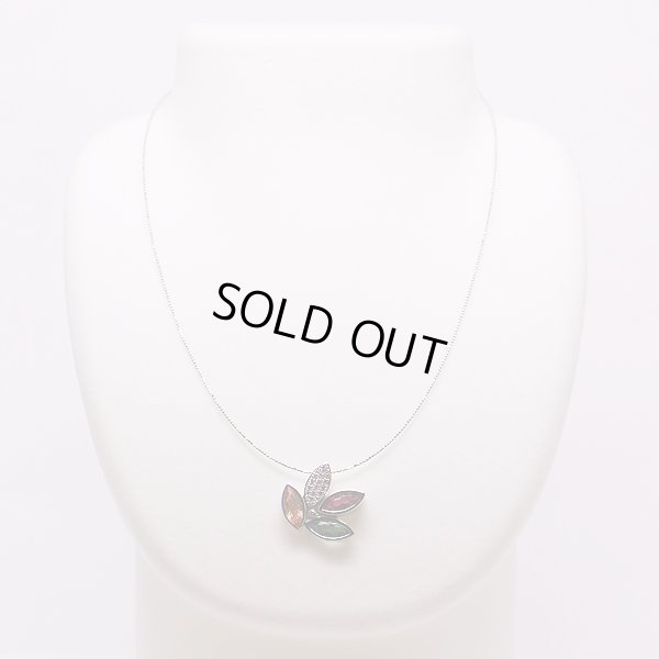 K18WG トルマリンダイアイリペンダントネックレス 11.20g　装着イメージ