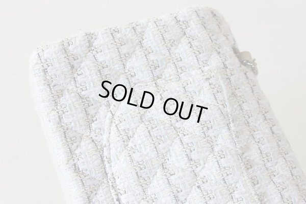 シャネル マトラッセ Wチェーンショルダーバック 白×水色/SIV金具 シミや小傷(2)