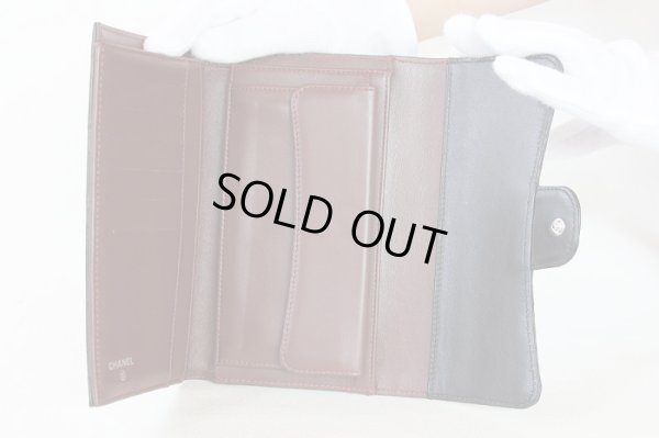 シャネル　三ツ折長サイフ A31506 ブラック／ボルドー　中身(1)