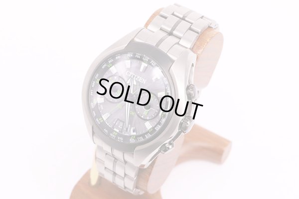 シチズン　サテライトウェーブ　CC1054-56E 黒文字盤　サイド