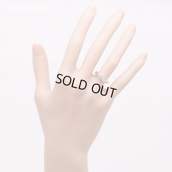 カルティエ　スリーゴールド ソリテールリング 0.36ct 3.80g　装着イメージ