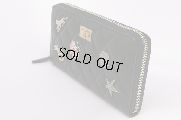 シャネル エンブロイダリー 2.55 ラウンドファスナー長財布 ブラック/ボルドー ゴールド金具 サイド