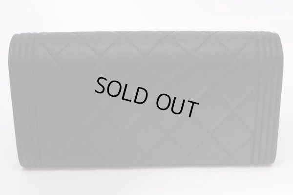 シャネル　ボーイシャネル　ニツ折長財布　A80286　ブラック マットゴールド金具　裏面