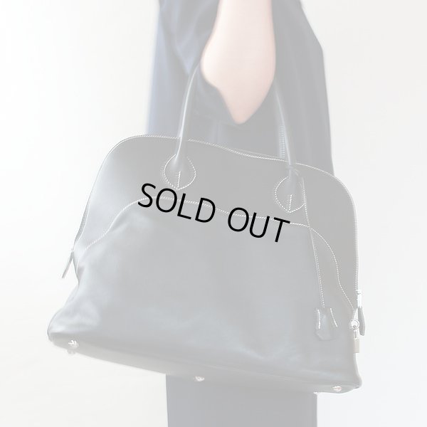 エルメス ボリードリラックス40 ブラック SIV金具 持ったイメージ