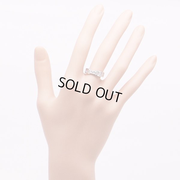 ティファニー　750WG アトラスダイアイリリング　5.60g　装着イメージ