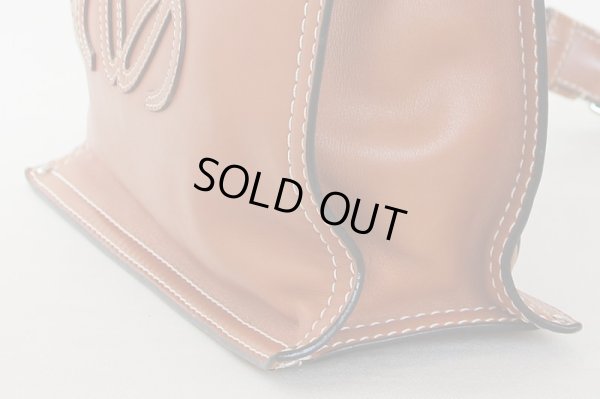 ロエベ ロゴイリショルダーバック キャメル サイド下部