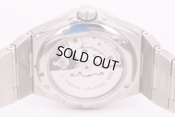 オメガ　コンステレーション　デイデイト　123.103.8220　コーアクシャル　黒文字盤　裏面拡大