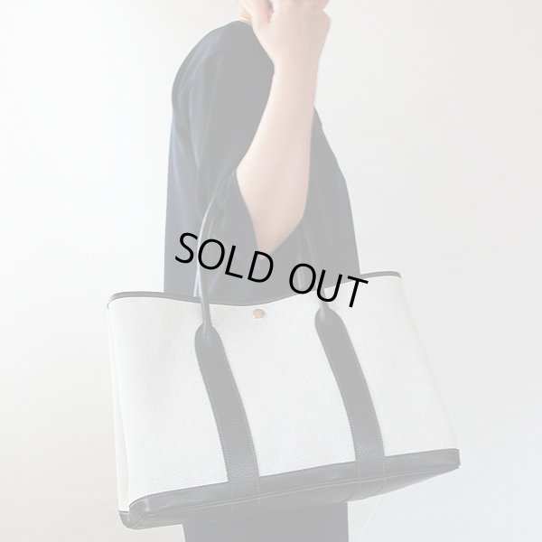 エルメス ガーデンパーティPM グレー/ブラック 掛けたイメージ