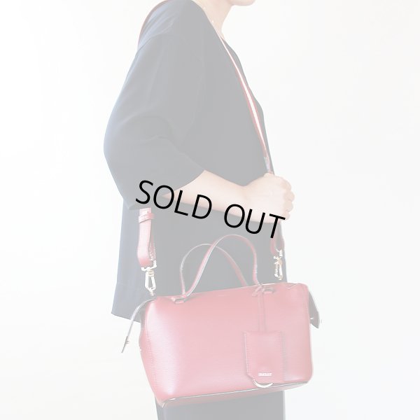 バリー　2WAYショルダーバック レッド　掛けたイメージ