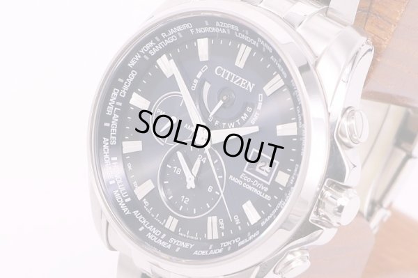 シチズン　ダイレクトフライト　AT9060-54L　電波ソーラー　紺文字盤　サイド拡大