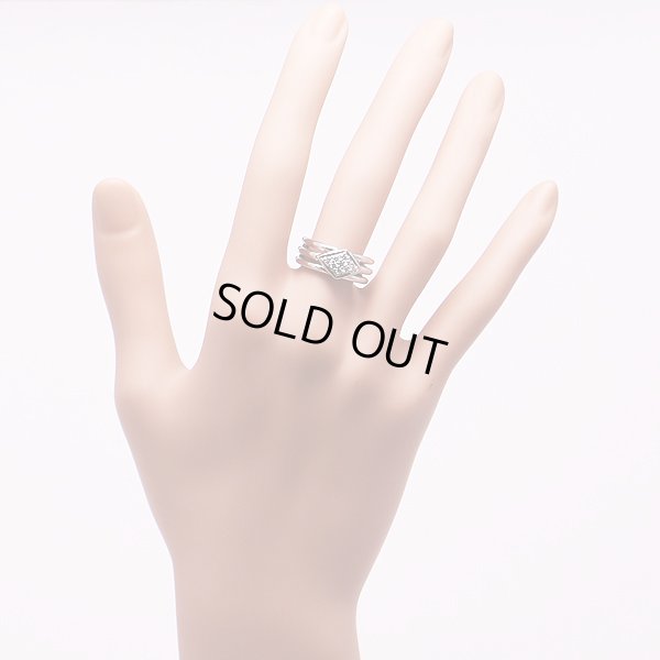 星の砂　PT900 ダイアイリリング 0.21ct 11.90g　装着イメージ