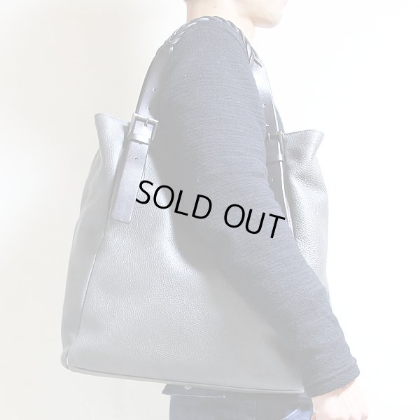 フェラガモ　トートバック FJ-24 9600 グレー／ブラック　掛けたイメージ