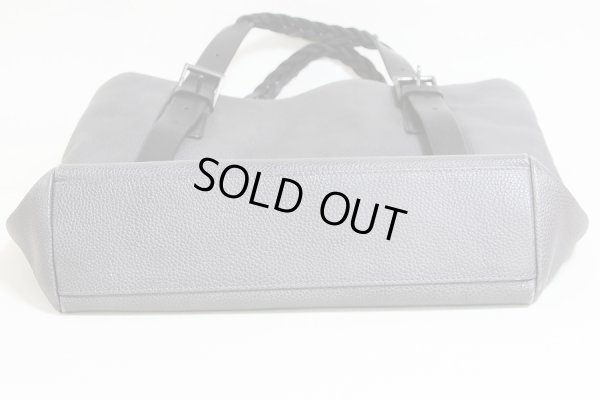 フェラガモ　トートバック FJ-24 9600 グレー／ブラック　底