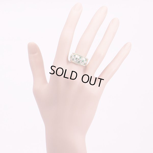 K18 エメラルドダイアイリリング 0.65ct 1.23ct 8.60g　装着イメージ